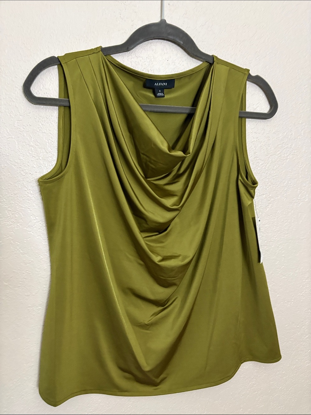 Alfani Cowl Neck Sleeveless Top size Small NWT